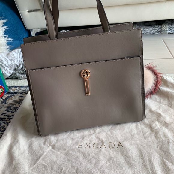 escada leather bag - Picture 6 of 8